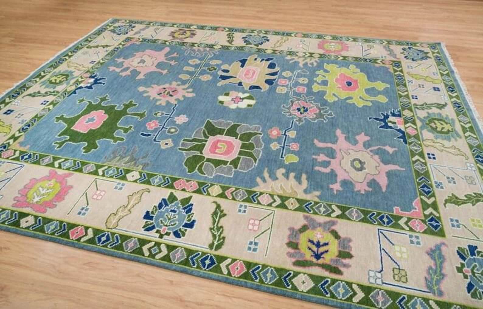 The NILUFAR Hand-Knotted Oushak Wool Rug
