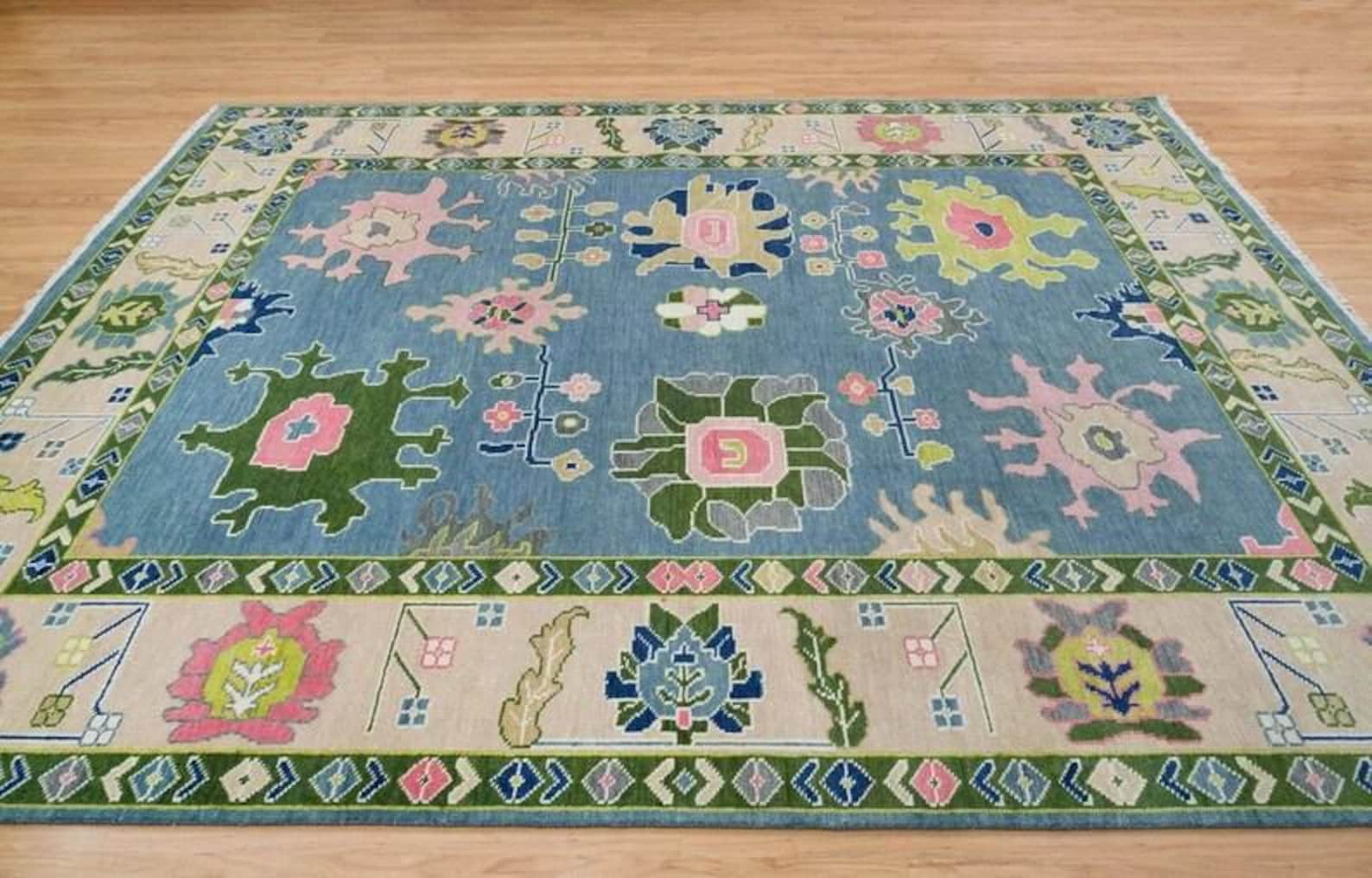 The NILUFAR Hand-Knotted Oushak Wool Rug